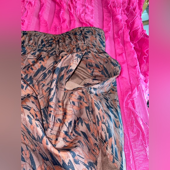 Women’s Athletic Wear Active Shorts - Picture 3 of 5